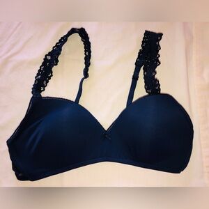 Aerie Wireless Padded Bra. Navy Blue. Size 34B. Good Pre-Owned Condition